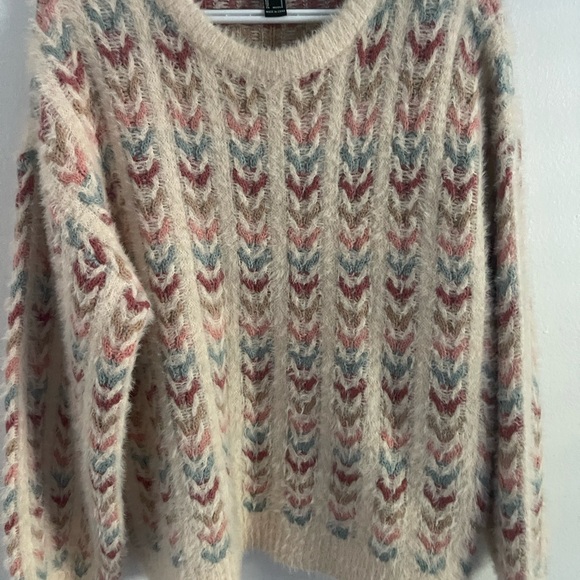 Forever 21 Women's sweater - Picture 3 of 8